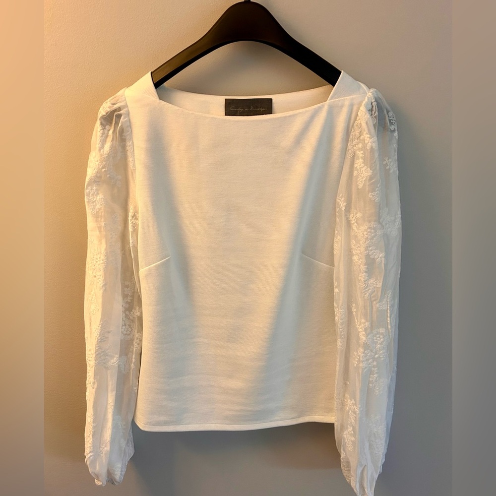 Fitted white top with lace puffy sleeves by Anthropology, Size S